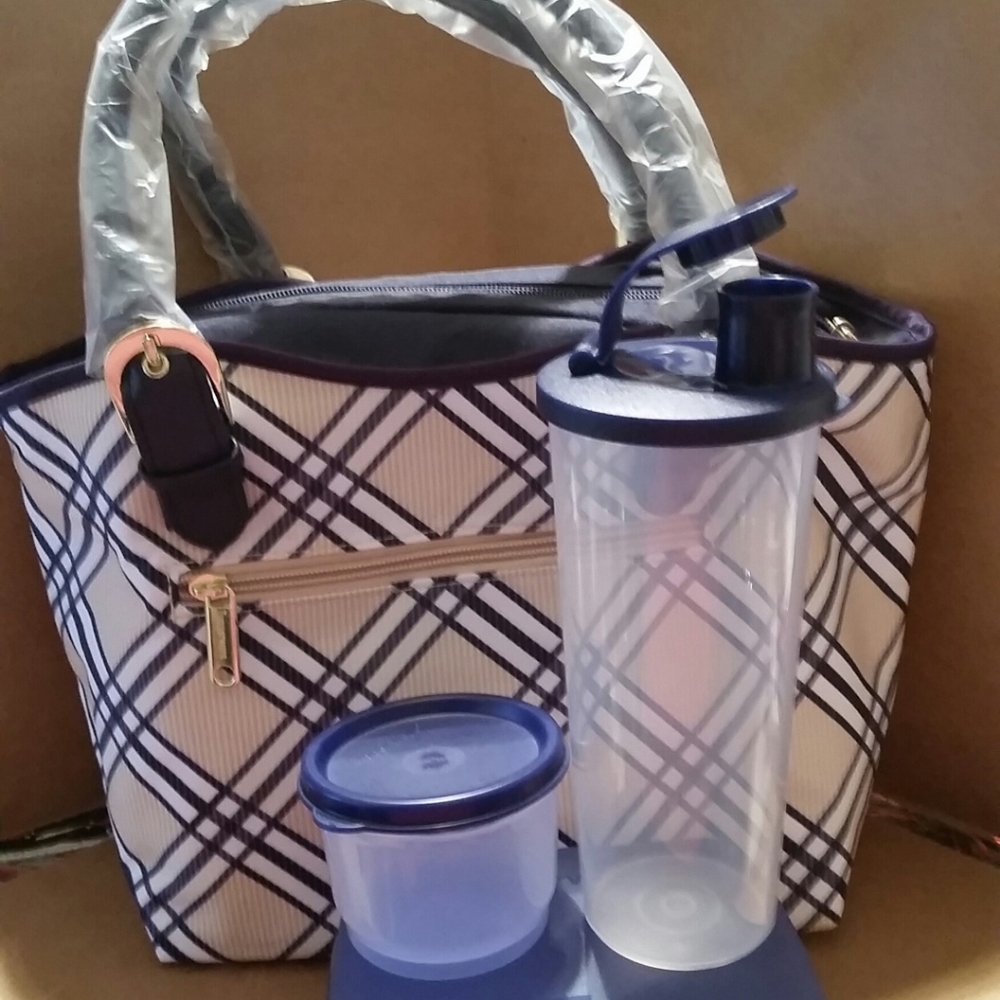 Tupperware Posh Plsid Lunch Set - Picture 3 of 3